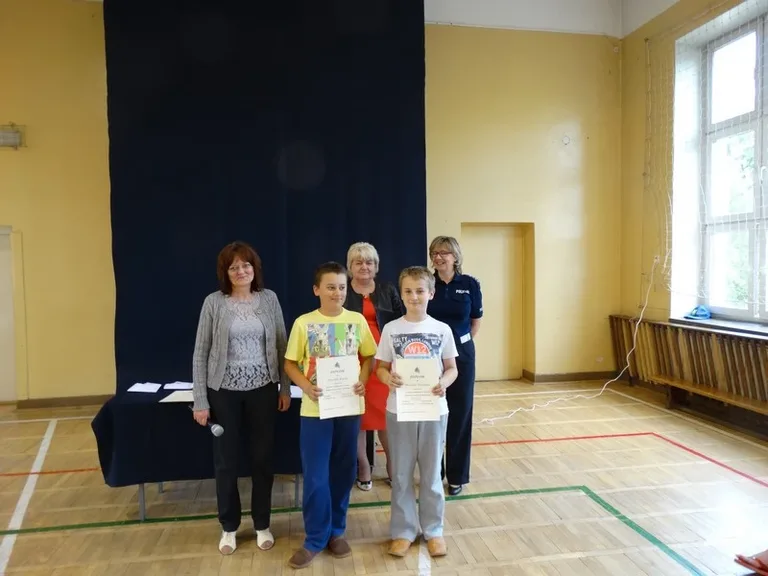 Uczniowie SP1 z kartami rowerowymi (zdjęcia)