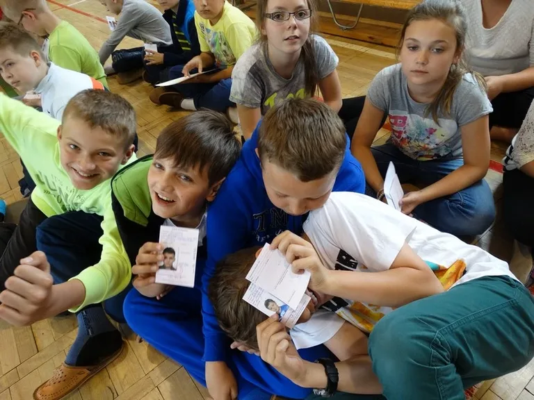 Uczniowie SP1 z kartami rowerowymi (zdjęcia)