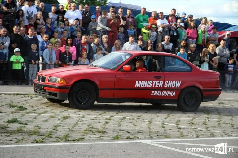 Monster Truck zawitał do Ostrowi (zdjęcia, wideo)