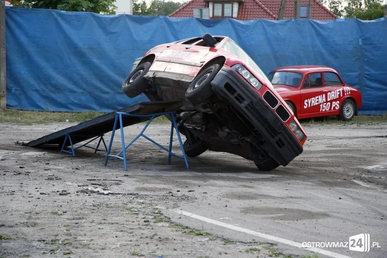 Monster Truck zawitał do Ostrowi (zdjęcia, wideo)