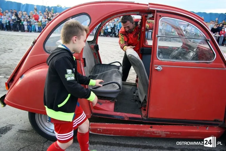 Monster Truck zawitał do Ostrowi (zdjęcia, wideo)