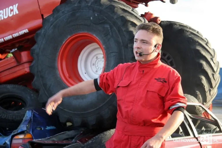 Monster Truck zawitał do Ostrowi (zdjęcia, wideo)