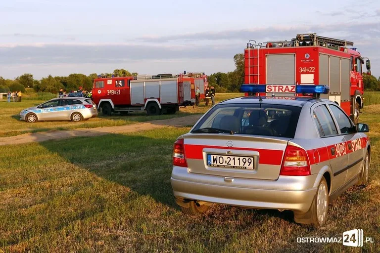 Spalone auto i ciało w rzece (zdjęcia)