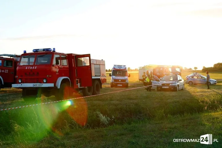 Spalone auto i ciało w rzece (zdjęcia)