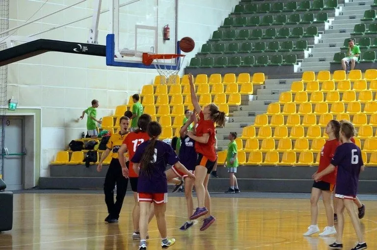 Uczniowie SP1 w koszykarskim finale (zdjęcia)
