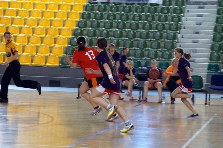 Uczniowie SP1 w koszykarskim finale (zdjęcia)