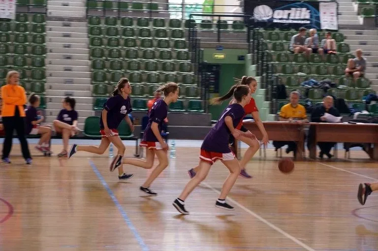 Uczniowie SP1 w koszykarskim finale (zdjęcia)