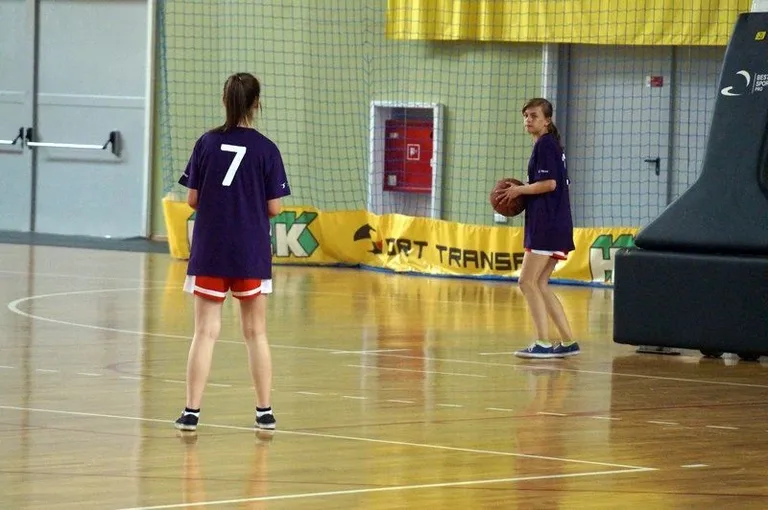 Uczniowie SP1 w koszykarskim finale (zdjęcia)