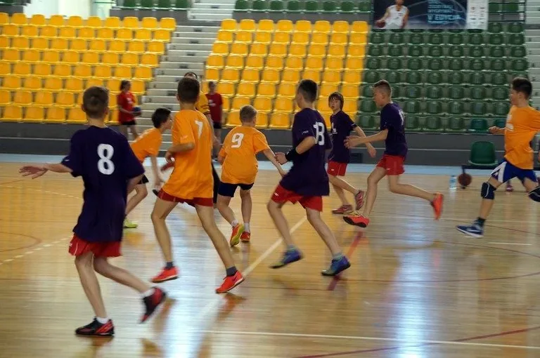 Uczniowie SP1 w koszykarskim finale (zdjęcia)