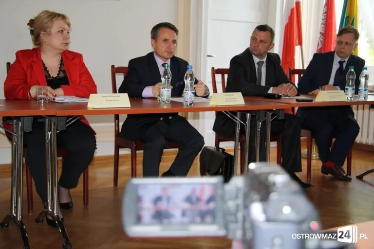 Konferencja prasowa w ratuszu (zdjęcia, wideo)