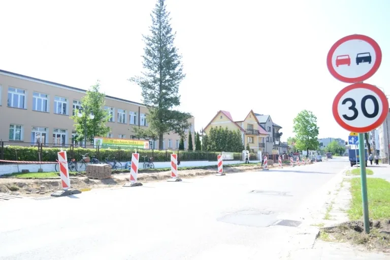 Trwa remont chodnika przy ul. Kościuszki (zdjęcia)
