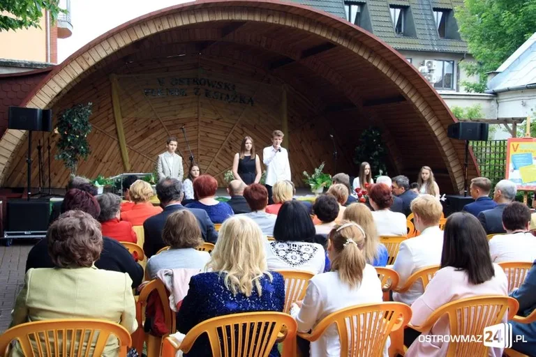 Piknik z książką (zdjęcia)