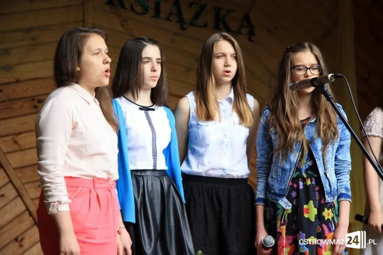 Piknik z książką (zdjęcia)