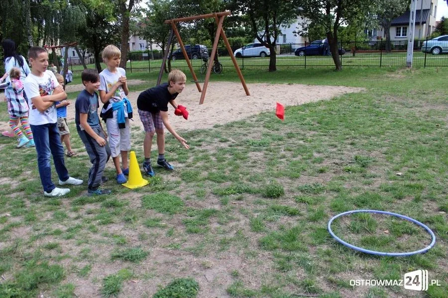 Zabawy dzieci na os. Wojtówka (zdjęcia)