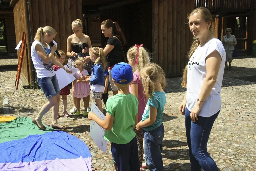Bawiły się ćwicząc buzie i języki (zdjęcia)