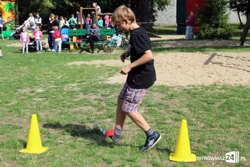 Zabawy dzieci na os. Wojtówka (zdjęcia)