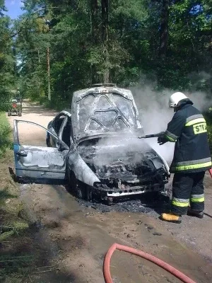 Pożar fiata brava (zdjęcia)
