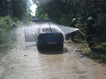 Pożar fiata brava (zdjęcia)