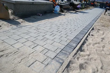 Trwa remont alejek na cmentarzu (zdjęcia)