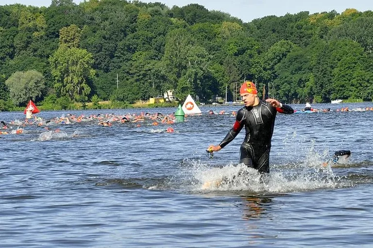 Rzuczkowski piąty na zawodach triathlonowych