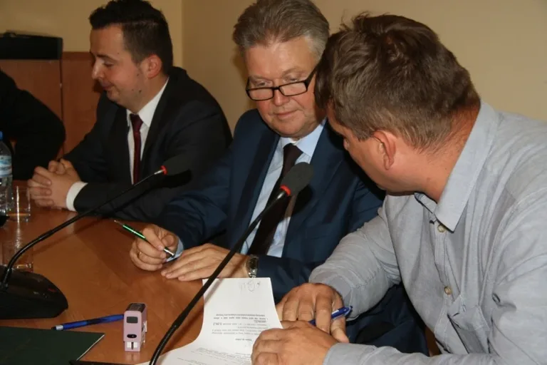 Powiat przekazał blisko 85 tys. spółkom wodnym (zdjęcia)
