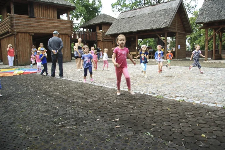 Bawiły się ćwicząc buzie i języki (zdjęcia)