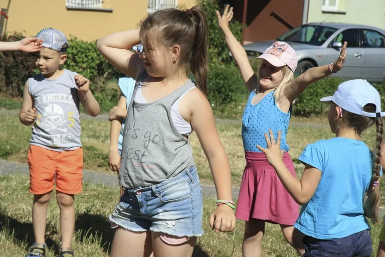 Wakacyjne Podwórko na początek lata