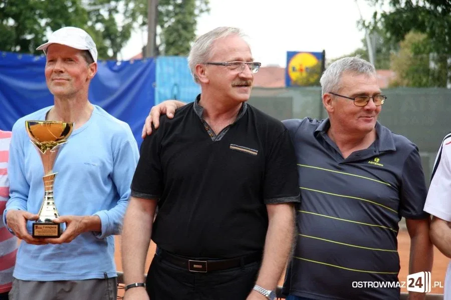 Styła z pucharem NSZZ "Solidarność" (zdjęcia)