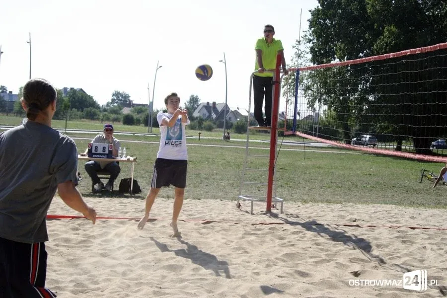 Wakacyjny turniej plażówki (zdjęcia)