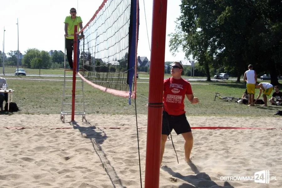 Wakacyjny turniej plażówki (zdjęcia)