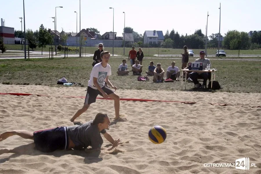 Wakacyjny turniej plażówki (zdjęcia)