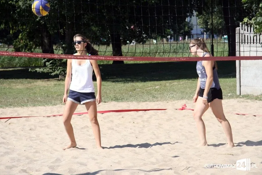Wakacyjny turniej plażówki (zdjęcia)