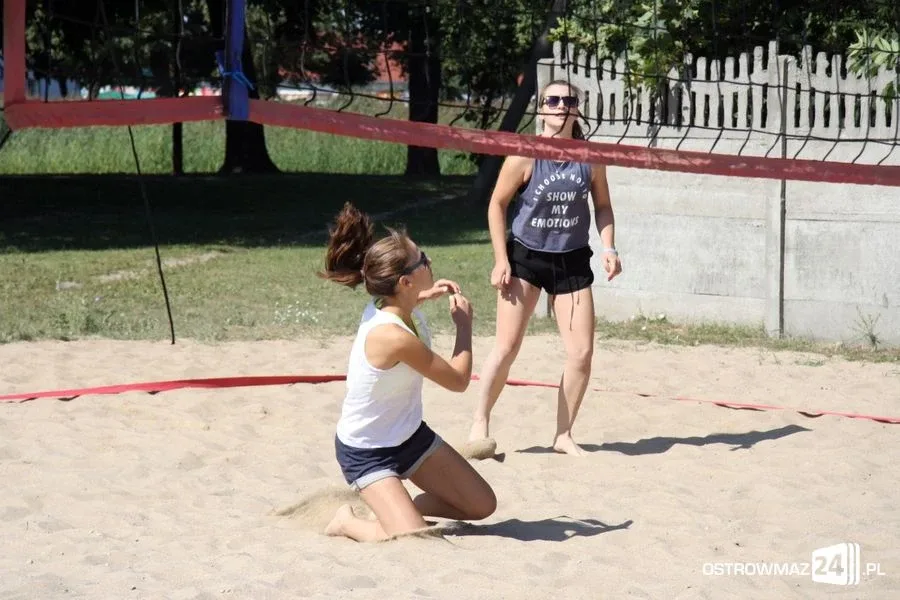 Wakacyjny turniej plażówki (zdjęcia)