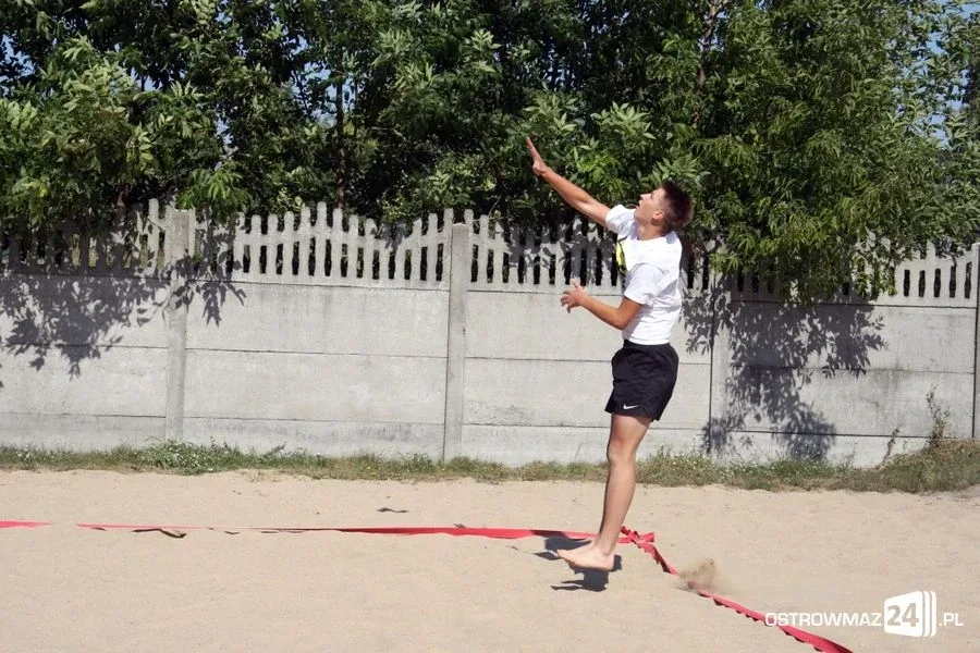 Wakacyjny turniej plażówki (zdjęcia)