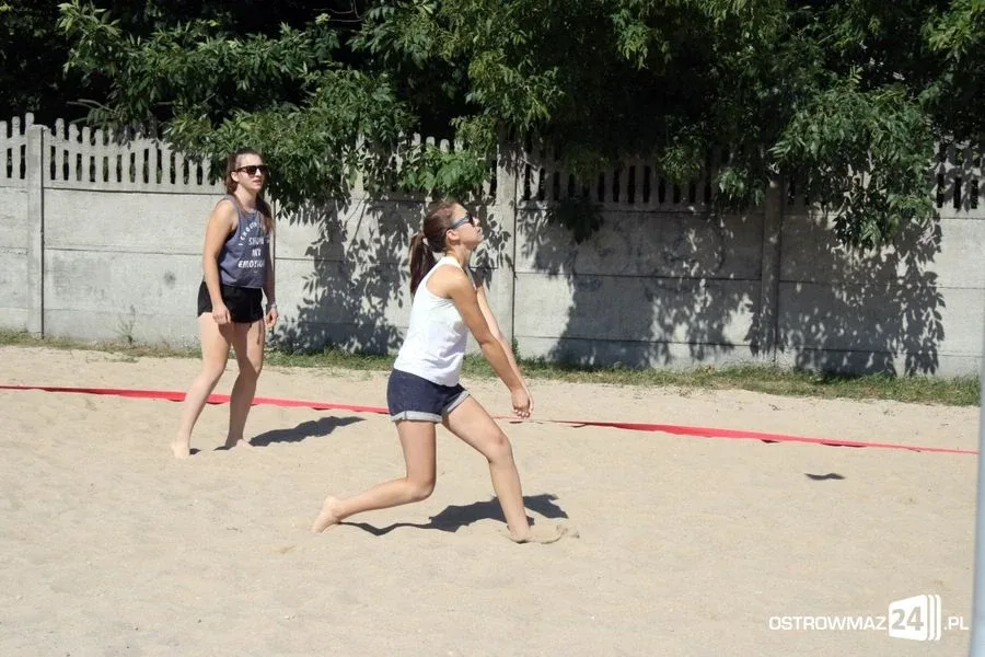 Wakacyjny turniej plażówki (zdjęcia)