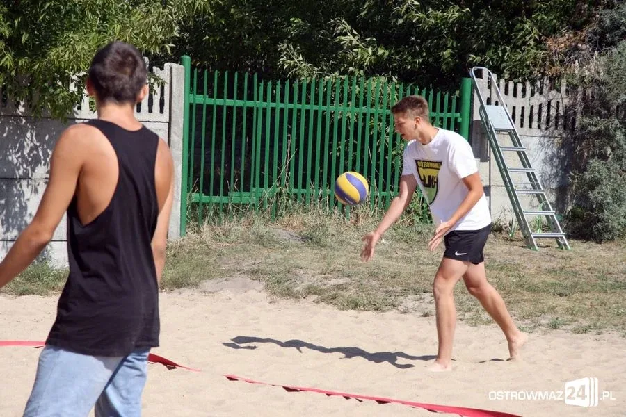 Wakacyjny turniej plażówki (zdjęcia)