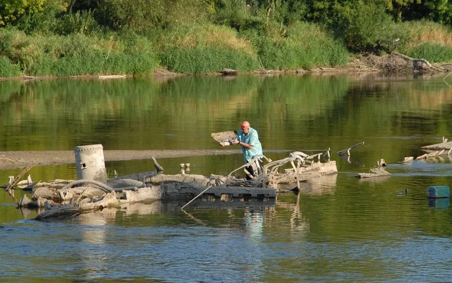 Odkryto wrak starego parowca w Bugu (zdjęcia)
