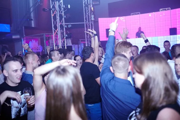 Piękni i Młodzi w klubie Capitol (zdjęcia)