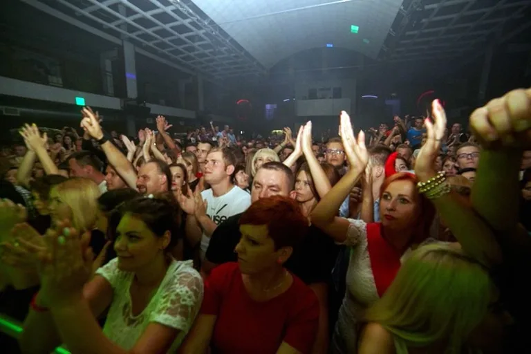 Piękni i Młodzi w klubie Capitol (zdjęcia)