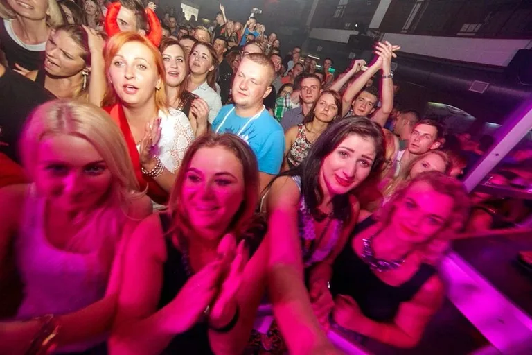 Piękni i Młodzi w klubie Capitol (zdjęcia)
