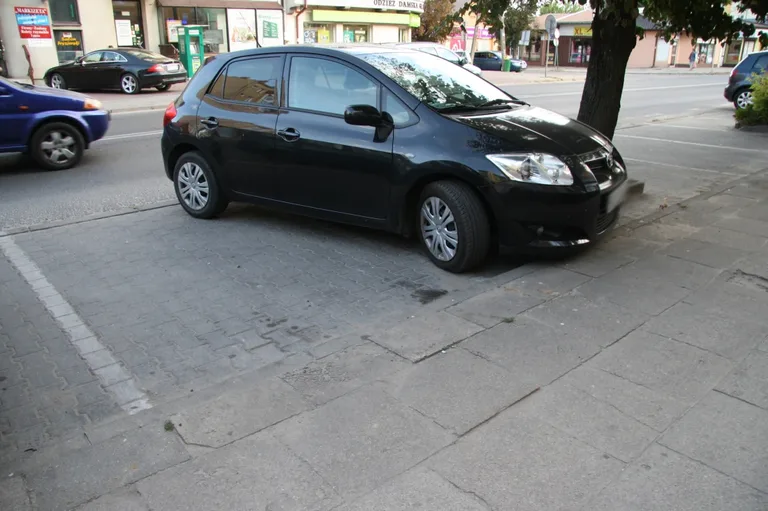 Mistrz parkowania przy ul. 3 Maja (zdjęcia)