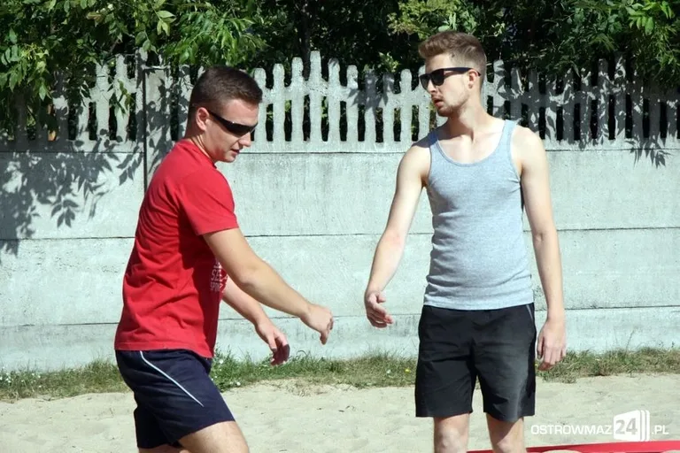 Wakacyjny turniej plażówki (zdjęcia)