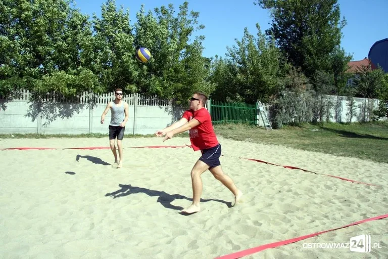 Wakacyjny turniej plażówki (zdjęcia)