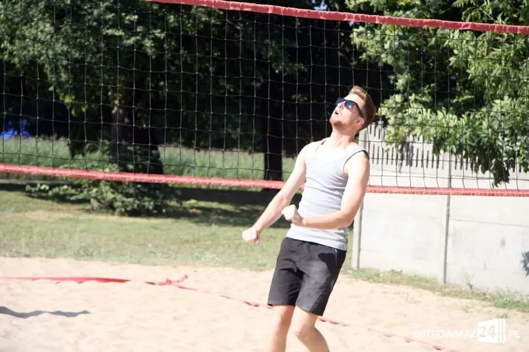 Wakacyjny turniej plażówki (zdjęcia)