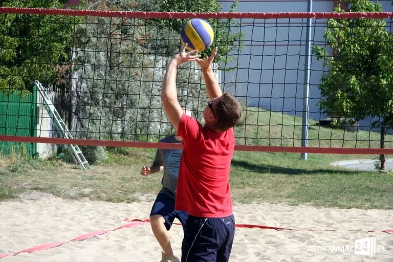 Wakacyjny turniej plażówki (zdjęcia)