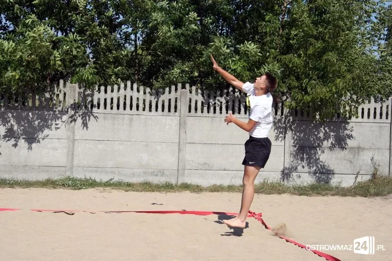 Wakacyjny turniej plażówki (zdjęcia)
