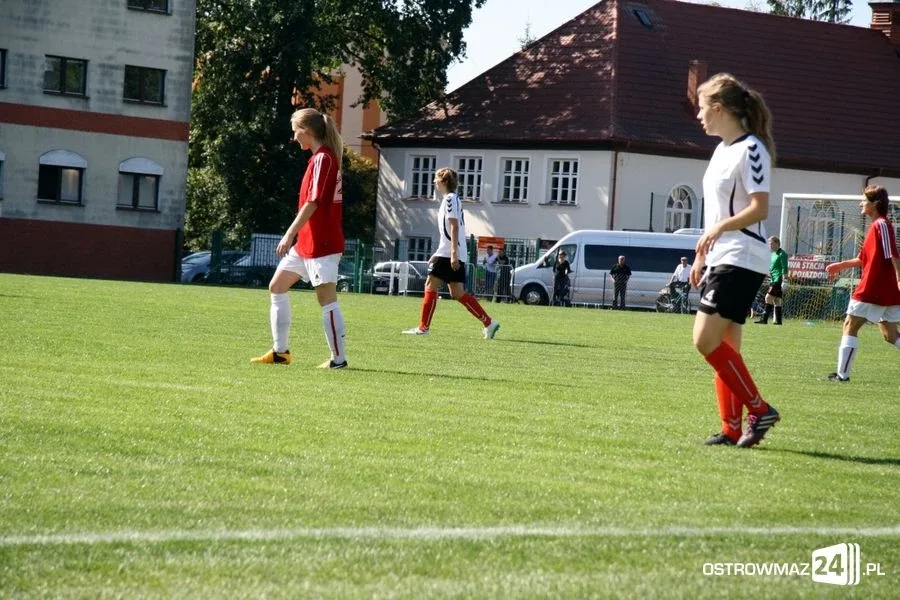 Piłkarki Ostrovii na czele tabeli (zdjęcia)