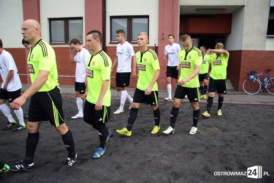 Ostrovia ograła Czarnych z Węgrowa (zdjęcia)
