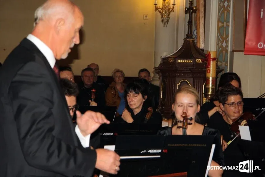 Muzyka klasyczna w kościele (zdjęcia, wideo)