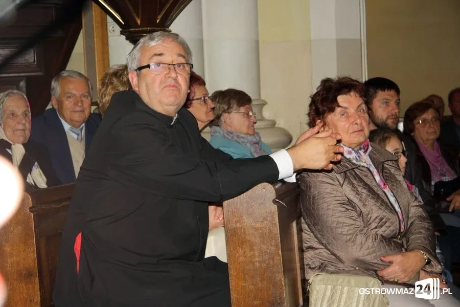 Muzyka klasyczna w kościele (zdjęcia, wideo)